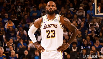 pp模拟器-41岁詹皇暴走!半场20分+100%三分率创历史|詹姆斯|湖人|勒布朗·詹姆斯|NBA|勒布朗-詹姆斯_新浪体育_新浪新闻